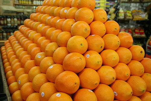 Oranges are the ideal snack to munch on while travelling because they are easy to clean up, you don’t need utensils, and they are high in Vitamin C.